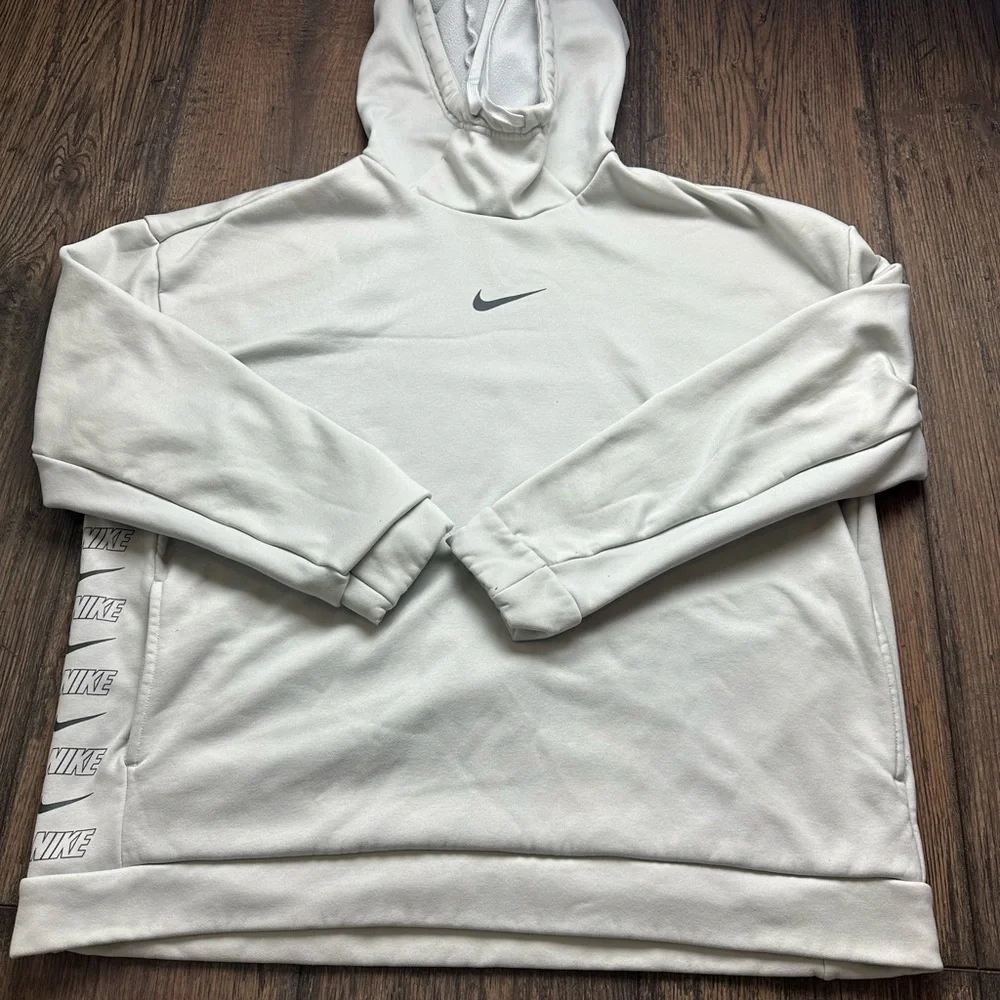 Nike Men's Light Gray Hoodie